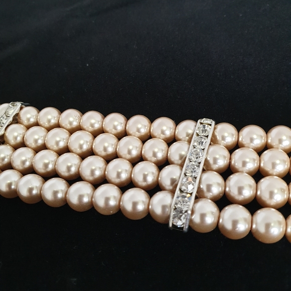 Kitten D'Amour Pearl Choker Necklace - Picture 2 of 4